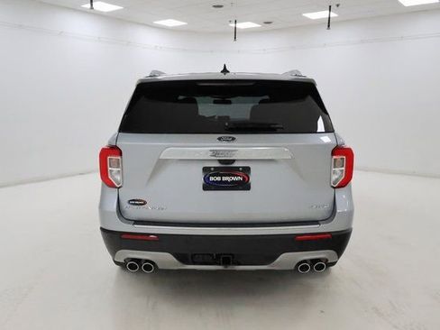 Used 2023 Ford Explorer Platinum w/ Premium Technology Package image 4
