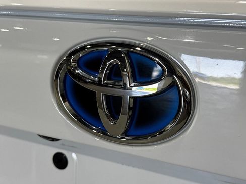 Used 2021 Toyota RAV4 LE AWD/4WD image 35