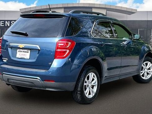 Used 2017 Chevrolet Equinox LT w/ Convenience Package FWD image 2