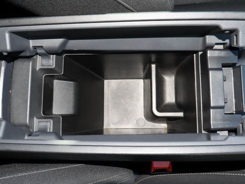Used 2024 Nissan Rogue S FWD image 23