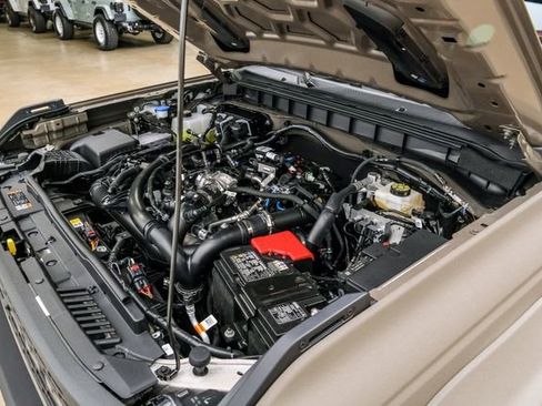 Used 2025 Ford Bronco Badlands image 84