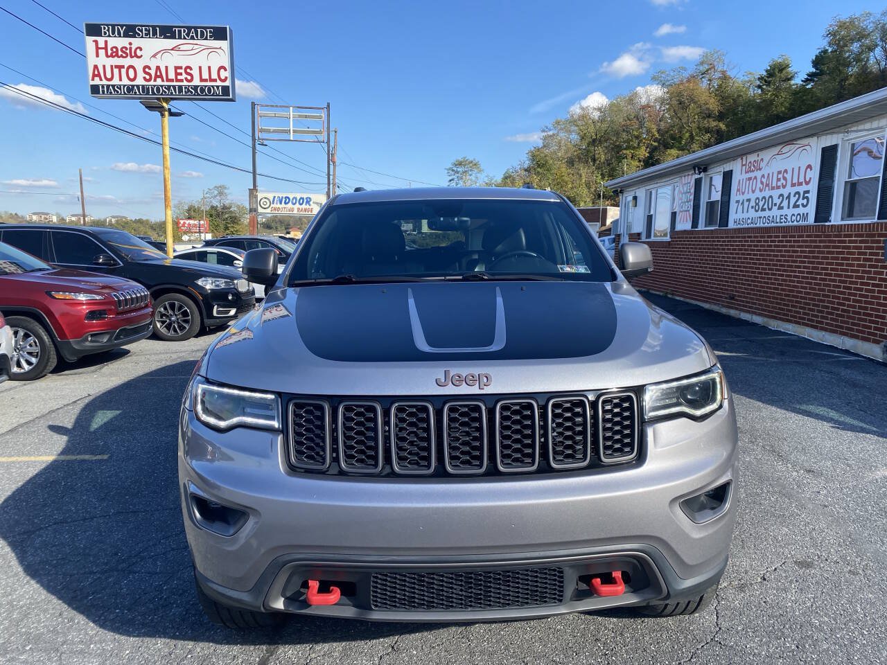 Used 2017 Jeep Grand Cherokee Trailhawk w/ Trailhawk Luxury Group AWD/4WD image 2