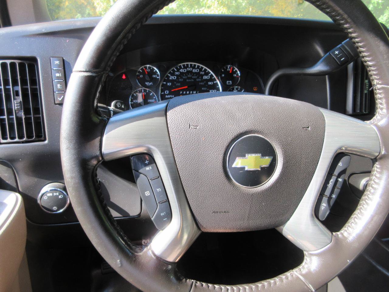 Used 2017 Chevrolet Express 3500 RWD image 34