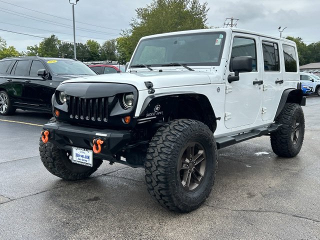 Used 2013 Jeep Wrangler Unlimited Sahara w/ Connectivity Group AWD/4WD image 5