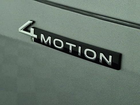 Used 2022 Volkswagen Tiguan SE R-Line AWD/4WD image 32