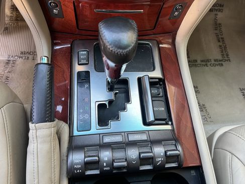 Used 2009 Lexus LX 570 4WD image 16