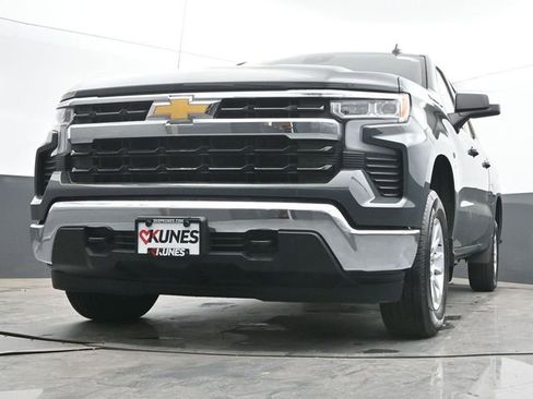 Used 2025 Chevrolet Silverado 1500 LT AWD/4WD image 44