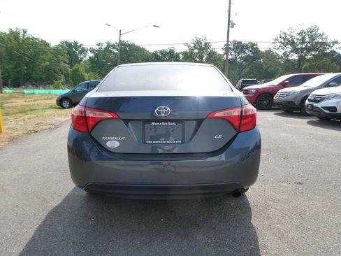 Used 2017 Toyota Corolla LE w/ Carpet Mat Package (TMS) FWD image 6