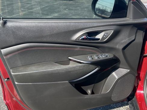 Used 2024 Chevrolet Trax RS w/ Sunroof Package image 19