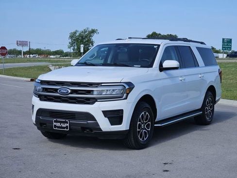 Used 2023 Ford Expedition Max XLT AWD/4WD image 3