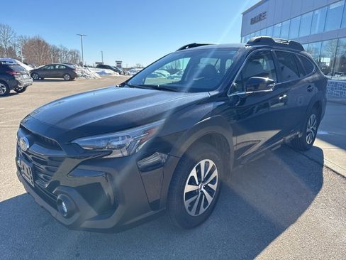 Used 2024 Subaru Outback Premium image 5