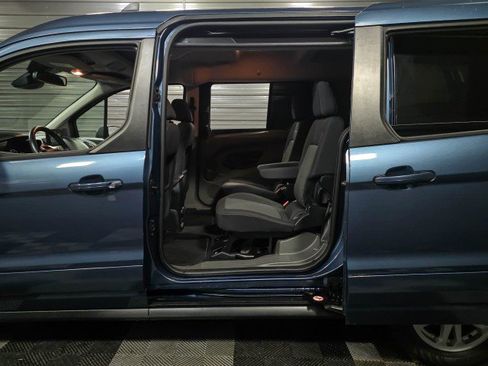 Used 2020 Ford Transit Connect XLT image 16