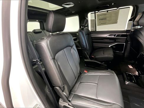 New 2026 Jeep Grand Wagoneer Limited AWD/4WD image 10
