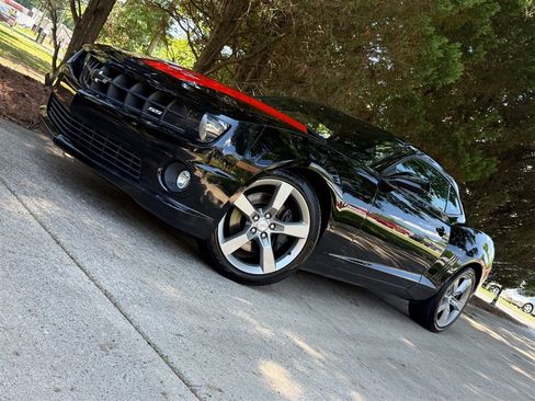 Used 2011 Chevrolet Camaro SS RWD image 4