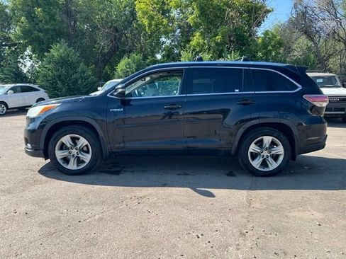 Used 2015 Toyota Highlander Limited w/ Driver Technology Package AWD/4WD image 2