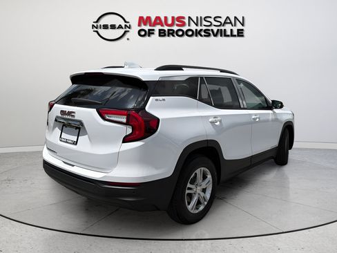 Used 2022 GMC Terrain SLE w/ Driver Convenience Package FWD image 8