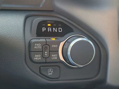 New 2026 RAM 1500 4x4 Crew Cab image 25