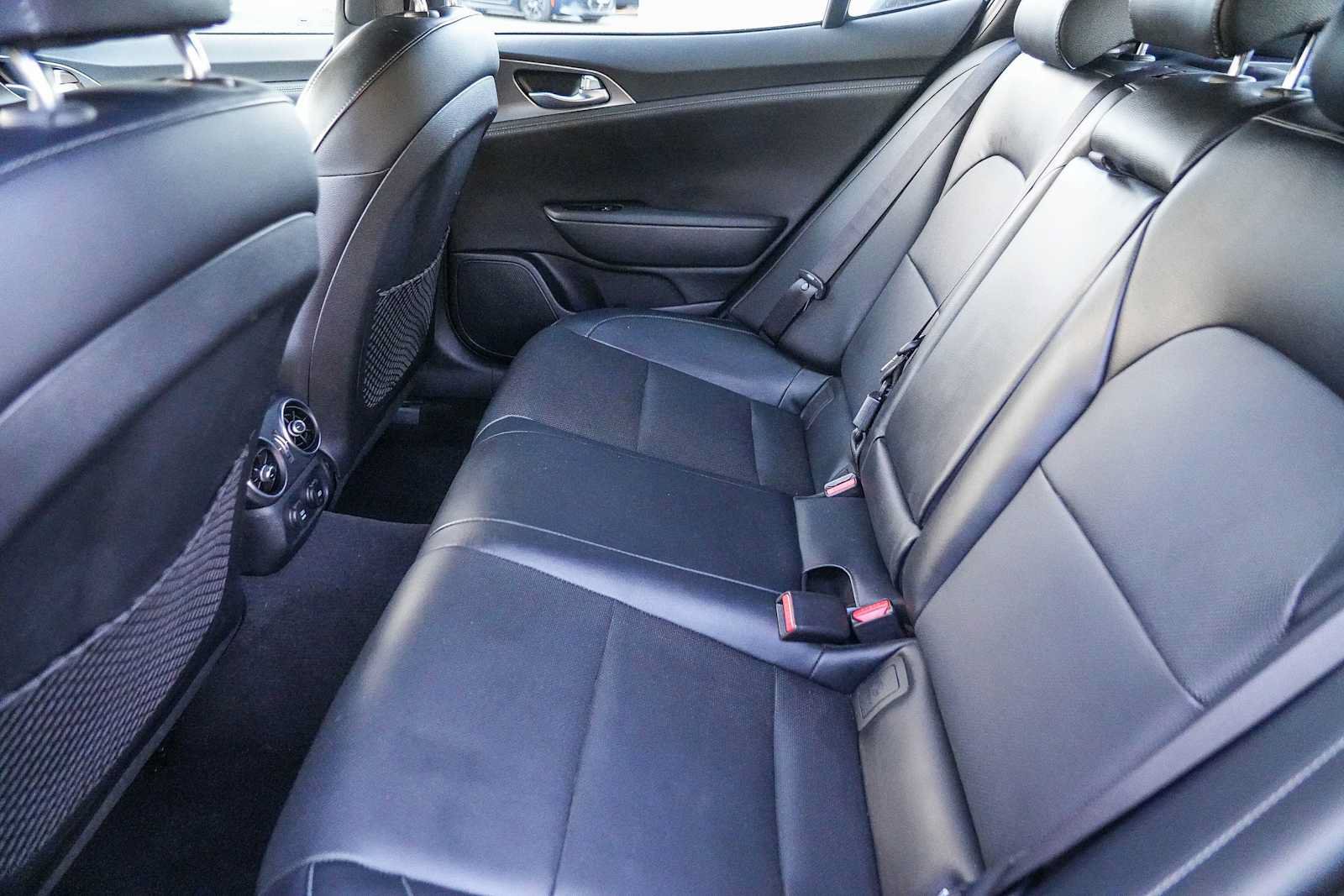 Used 2022 Kia Stinger GT1 AWD/4WD image 18