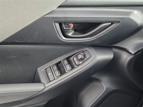 Used 2025 Subaru Crosstrek 2.0i Premium image 28