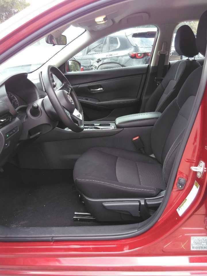 Used 2024 Nissan Sentra SV FWD image 5