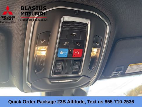 Used 2023 Jeep Grand Cherokee Altitude AWD/4WD image 24