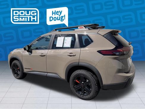 Used 2026 Nissan Rogue SV AWD/4WD image 3