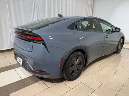 Used 2023 Toyota Prius LE image 5