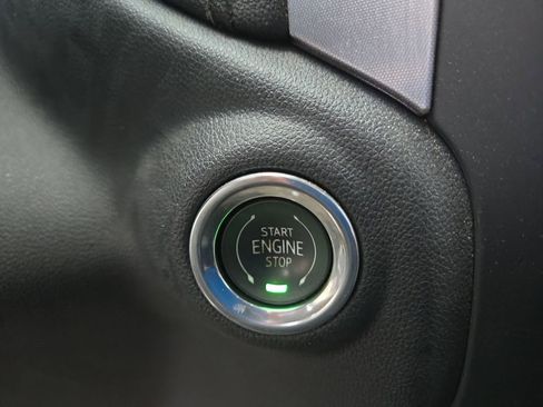 Used 2020 GMC Sierra 1500 SLE w/ SLE Value Package image 20