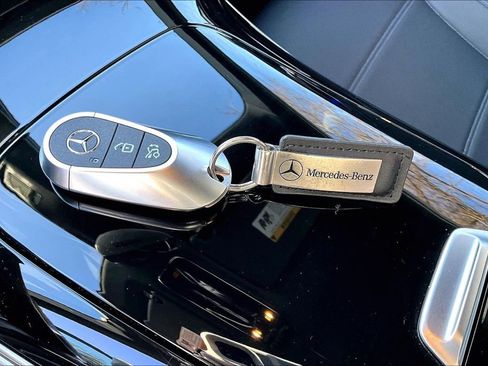 Used 2026 Mercedes-Benz GLC 300 4MATIC image 10