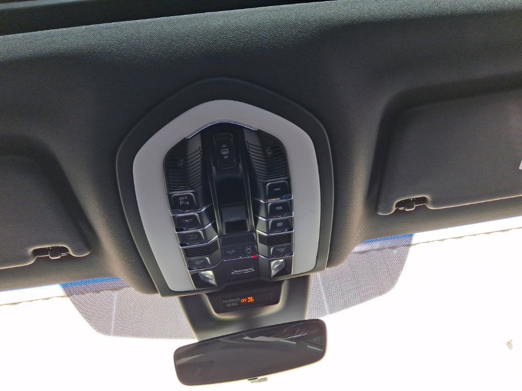 Certified 2024 Porsche Macan S AWD/4WD image 14