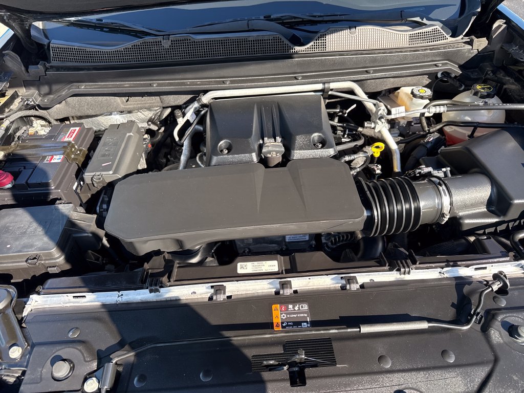 Used 2024 Chevrolet Colorado ZR2 w/ Technology Package AWD/4WD image 25