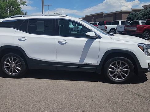 Used 2024 GMC Terrain SLT AWD/4WD image 12