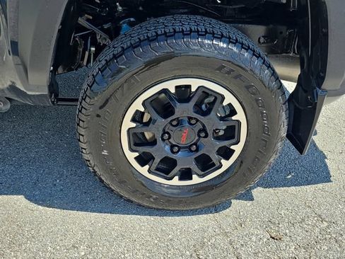 Used 2024 Toyota Tacoma TRD Off-Road AWD/4WD image 33