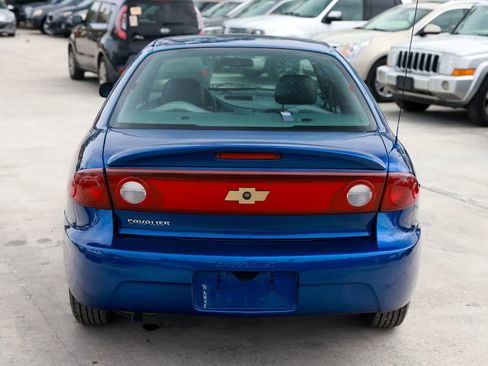 Used 2005 Chevrolet Cavalier Sedan w/ Preferred Equipment Group FWD image 6