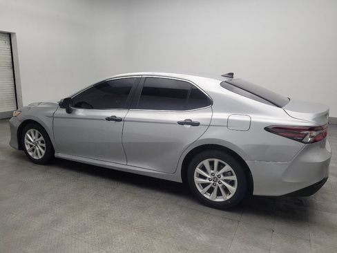Used 2022 Toyota Camry LE FWD image 3