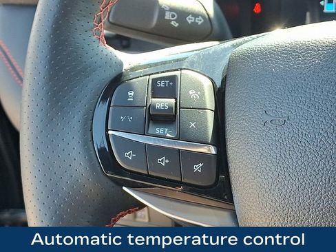 Used 2025 Ford Explorer ST-Line w/ ST-Line Street Pack AWD/4WD image 7