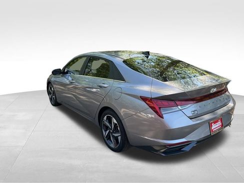 Used 2022 Hyundai Elantra Limited w/ Cargo Package image 3