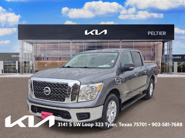 Used 2017 Nissan Titan SV RWD image 3