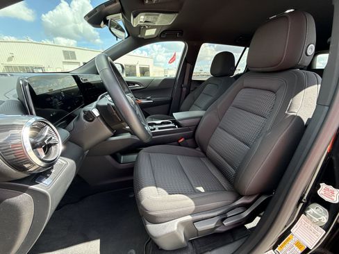 Used 2026 Chevrolet Equinox LT FWD image 13