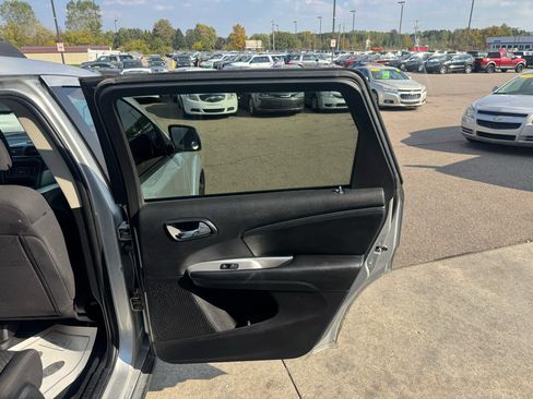 Used 2012 Dodge Journey SXT image 17