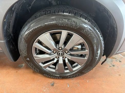 Used 2026 Nissan Pathfinder SV FWD image 10
