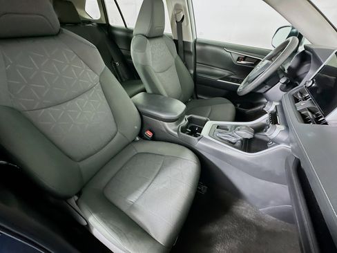 Used 2024 Toyota RAV4 XLE image 31
