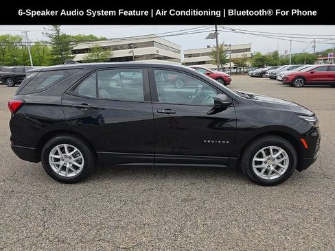 Used 2023 Chevrolet Equinox LS FWD image 2