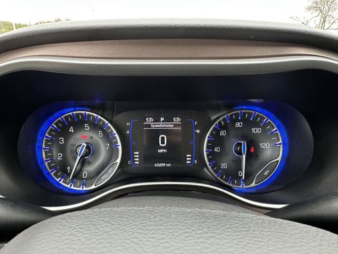 Used 2023 Chrysler Voyager LX FWD image 25