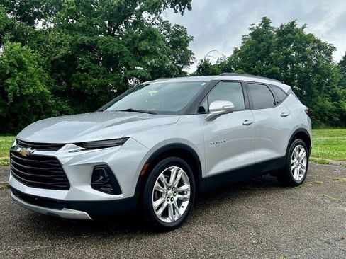 Used 2019 Chevrolet Blazer LT w/ Sun and Wheels Package FWD image 2