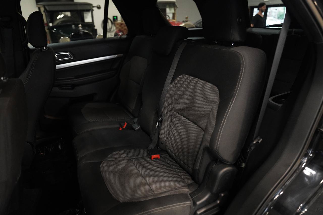 Used 2019 Ford Explorer XLT FWD image 25