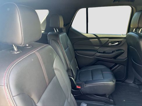 Used 2022 Chevrolet Traverse RS FWD image 28