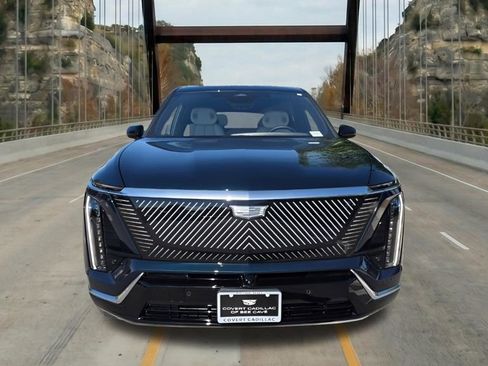 New 2026 Cadillac Vistiq Luxury AWD/4WD image 2