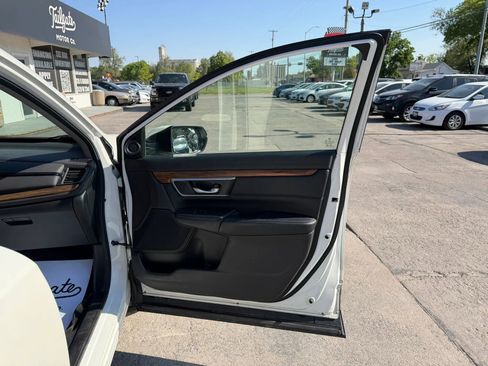 Used 2018 Honda CR-V Touring image 13