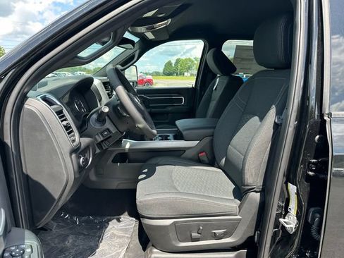 New 2026 RAM 2500 Big Horn AWD/4WD image 9